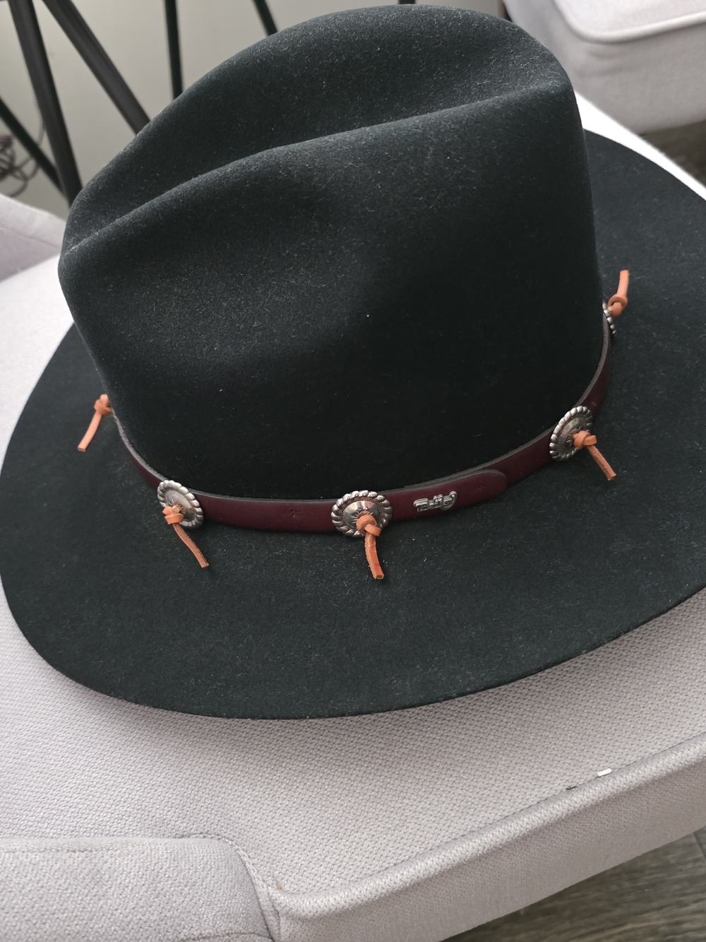 Bailey Black Western Felt Cowboy Hat with Concho Band Size Doble X Used. Unisex. - Picture 4 of 12